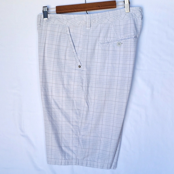 Quicksilver Shorts Size: 36 - Picture 5 of 6